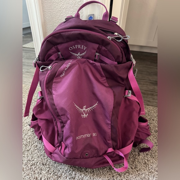Osprey Skimmer 30 Hydration Pack Backpack with 2.5 L Bladder Insert - Picture 3 of 12